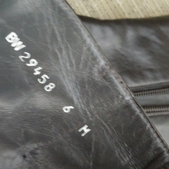 Stuart Weitzman leather boots... Great condition - Picture 11 of 12